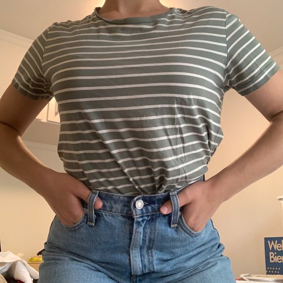 Community by Aritzia Organic Cotton T-Shirt - Picture 1 of 3